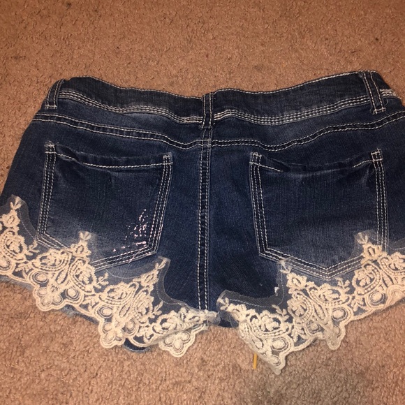 Denim shorts - Picture 3 of 3